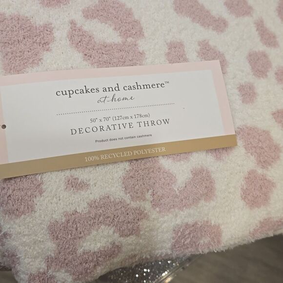 Cupcakes & Cashmere Leopord Print Plush Throw Blanket- Lavender - Picture 6 of 7